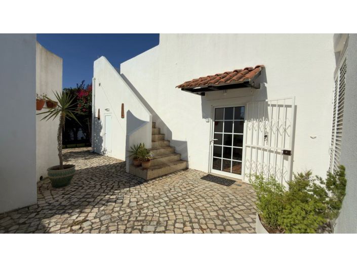 Image No.24-3 Bed House for sale