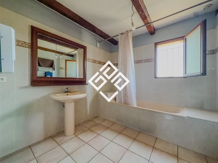 Image No.14-6 Bed House for sale