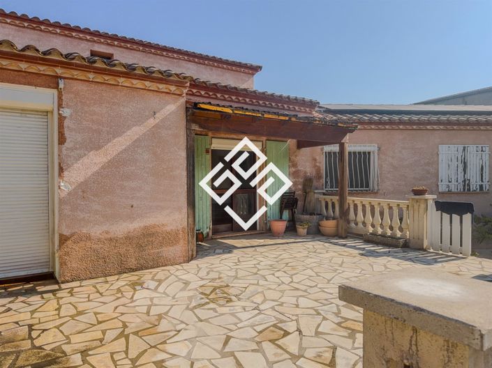 Image No.19-6 Bed House for sale
