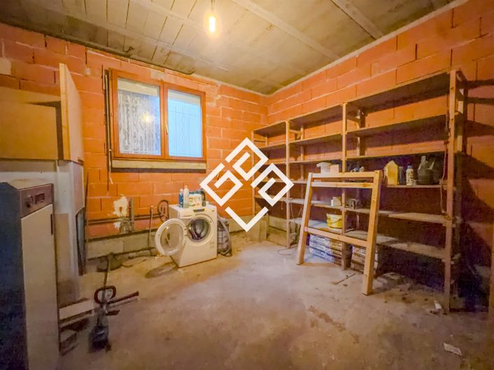 Image No.22-6 Bed House for sale