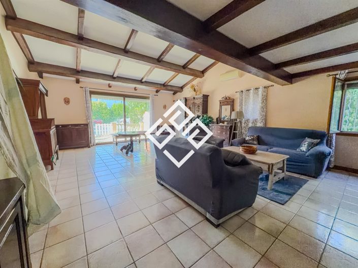 Image No.4-6 Bed House for sale
