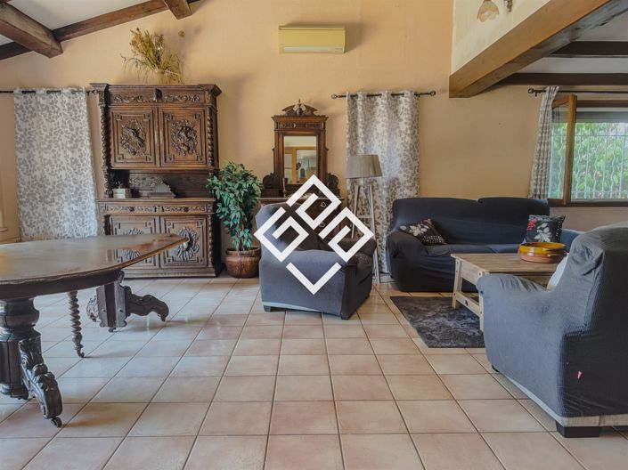 Image No.5-6 Bed House for sale