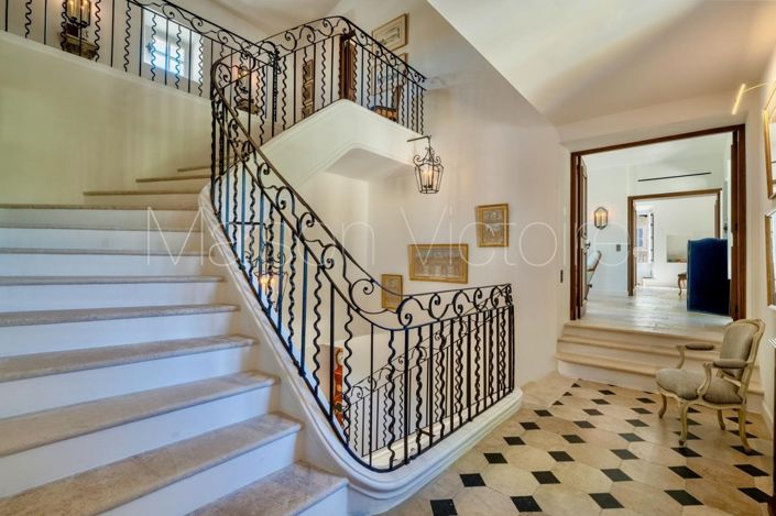 Image No.18-6 Bed House for sale