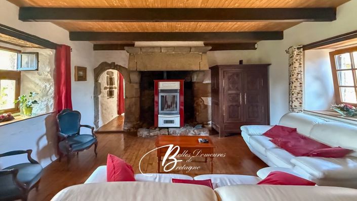 Image No.6-5 Bed House for sale