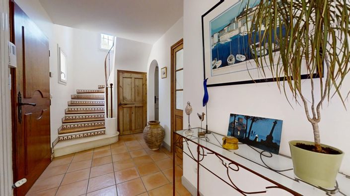 Image No.8-4 Bed House for sale