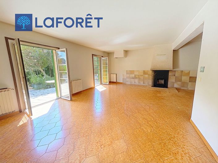 Image No.7-5 Bed House for sale
