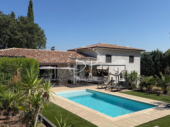 Image No.2-4 Bed House for sale