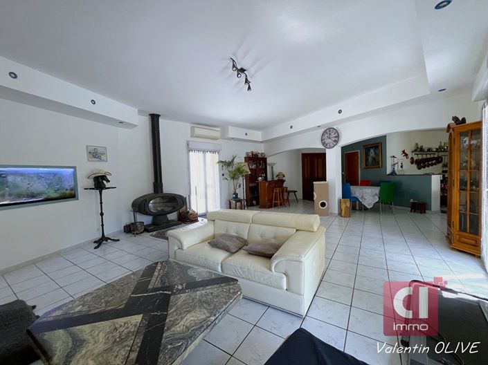 Image No.3-4 Bed House for sale