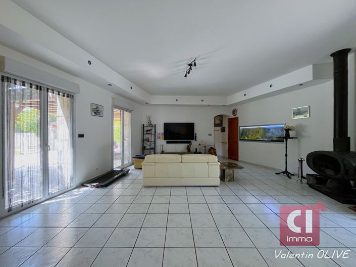 Image No.4-4 Bed House for sale