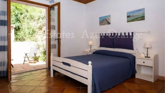Image No.19-4 Bed House for sale