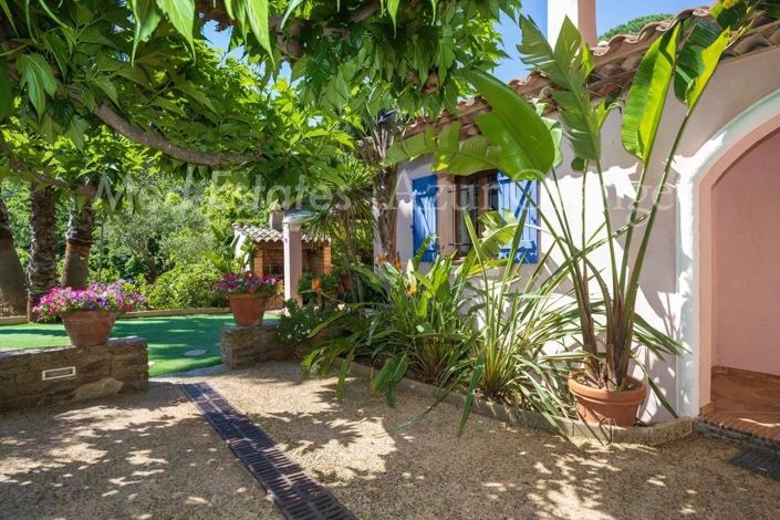Image No.2-4 Bed House for sale