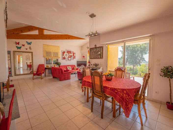 Image No.6-3 Bed House for sale