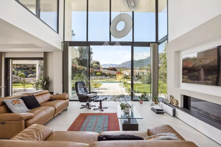 Image No.4-5 Bed House for sale