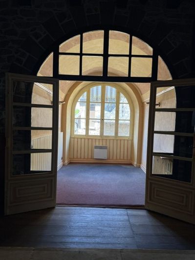 Image No.12-25 Bed House for sale