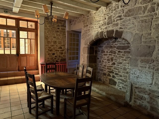 Image No.7-25 Bed House for sale