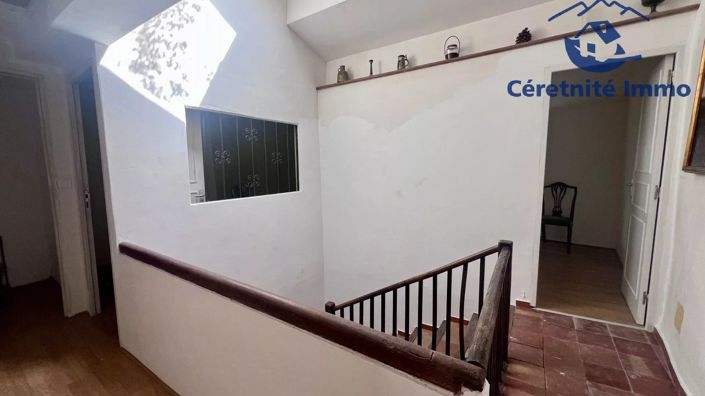 Image No.17-5 Bed House for sale
