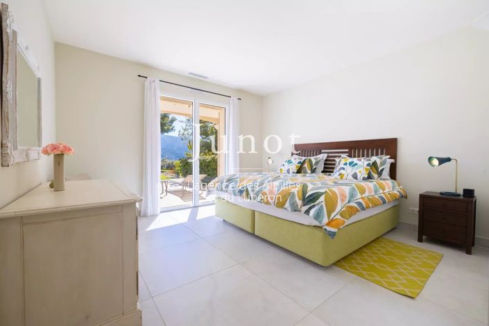 Image No.12-4 Bed House for sale