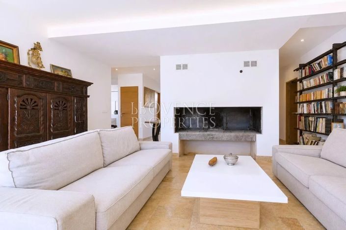 Image No.17-4 Bed House for sale