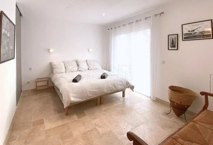 Image No.19-4 Bed House for sale