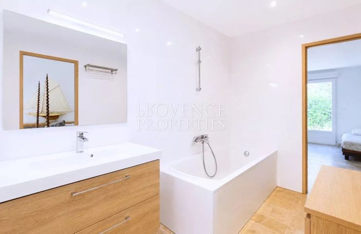 Image No.21-4 Bed House for sale