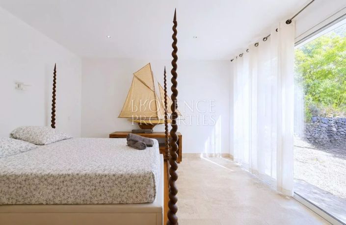 Image No.26-4 Bed House for sale