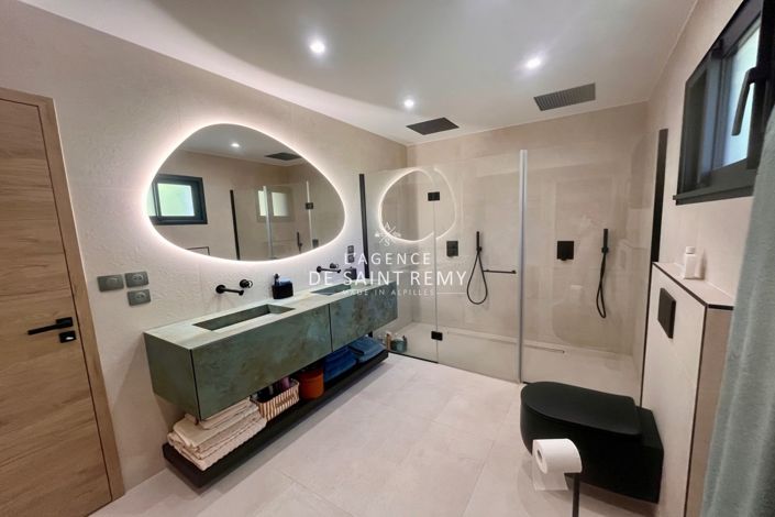 Image No.12-4 Bed House for sale