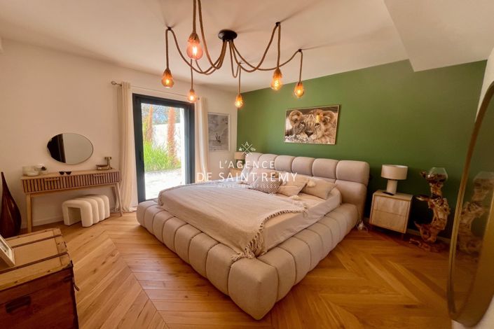 Image No.9-4 Bed House for sale