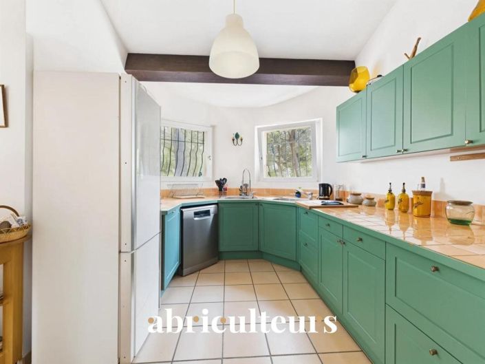 Image No.10-5 Bed House for sale
