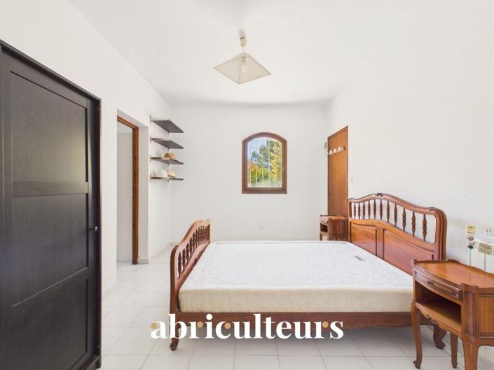 Image No.16-5 Bed House for sale