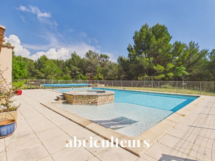 Image No.19-5 Bed House for sale
