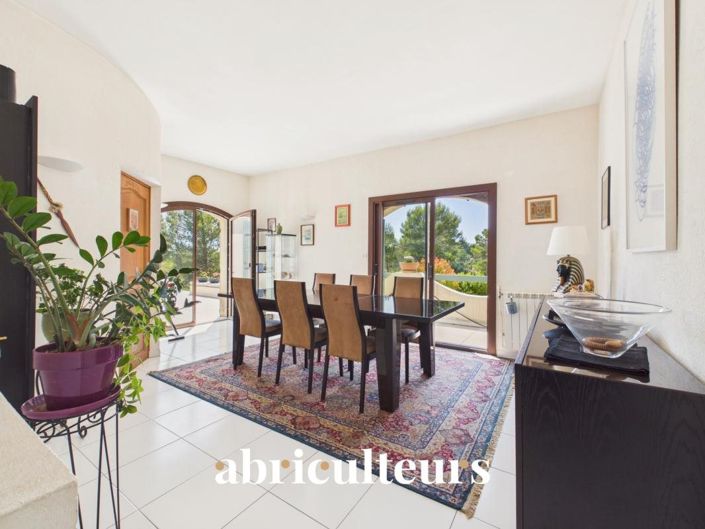 Image No.3-5 Bed House for sale
