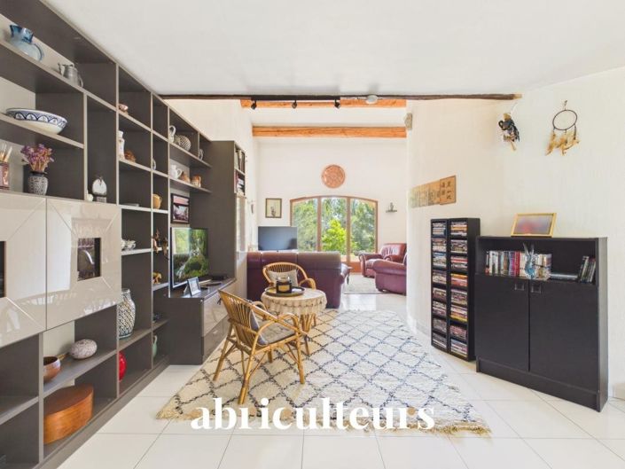 Image No.5-5 Bed House for sale