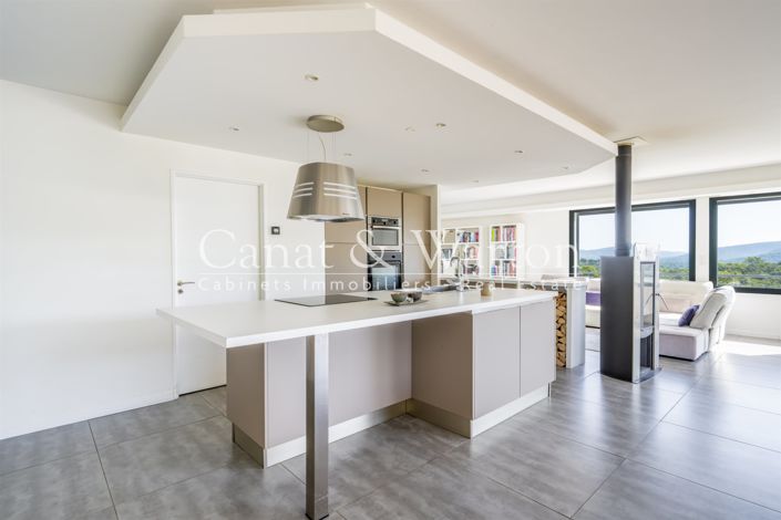 Image No.4-5 Bed House for sale