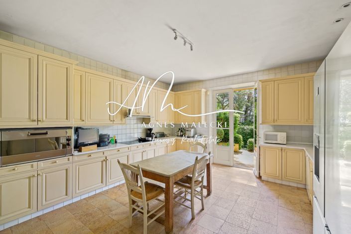 Image No.14-7 Bed House for sale