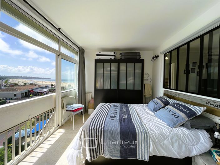 Image No.10-3 Bed Apartment for sale