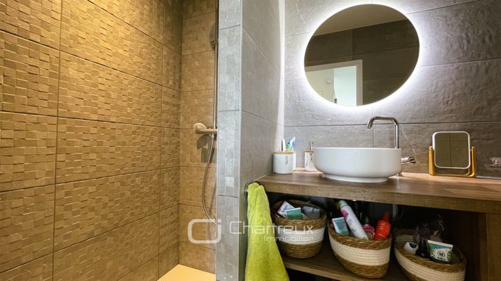 Image No.20-3 Bed Apartment for sale