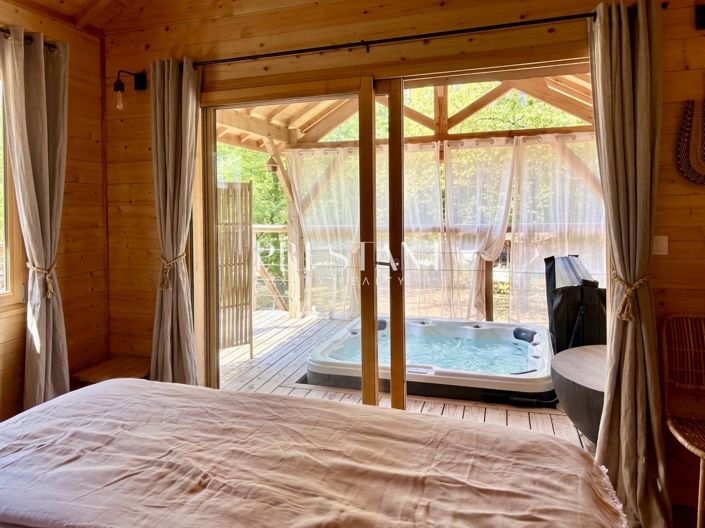 Image No.19-8 Bed House for sale