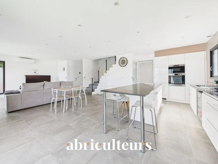 Image No.7-3 Bed House for sale
