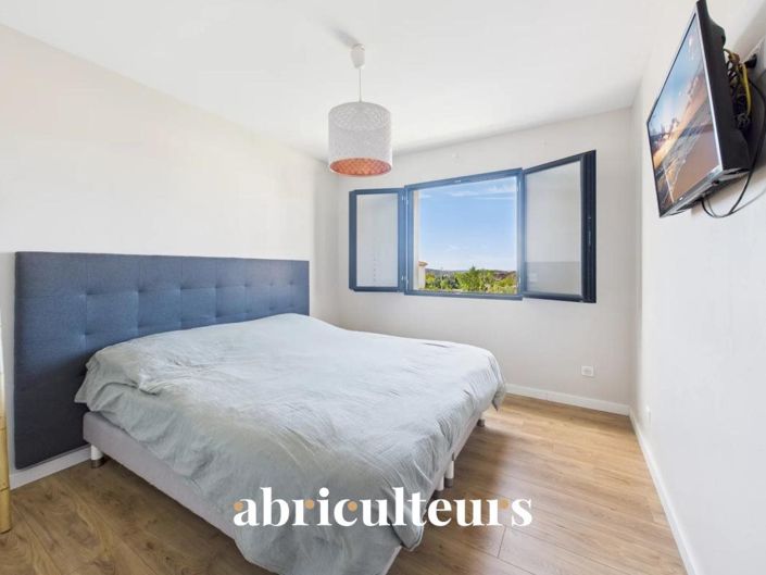 Image No.8-3 Bed House for sale