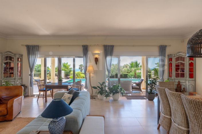 Image No.10-4 Bed House for sale