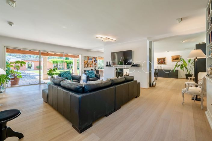 Image No.16-5 Bed House for sale