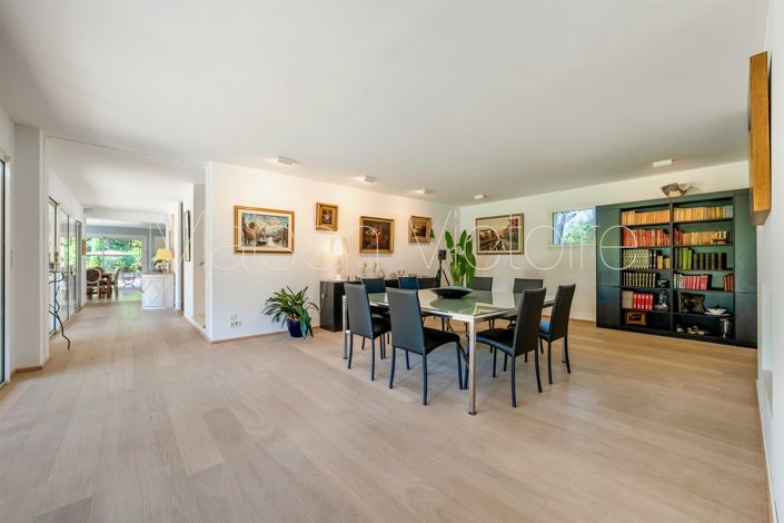 Image No.20-5 Bed House for sale
