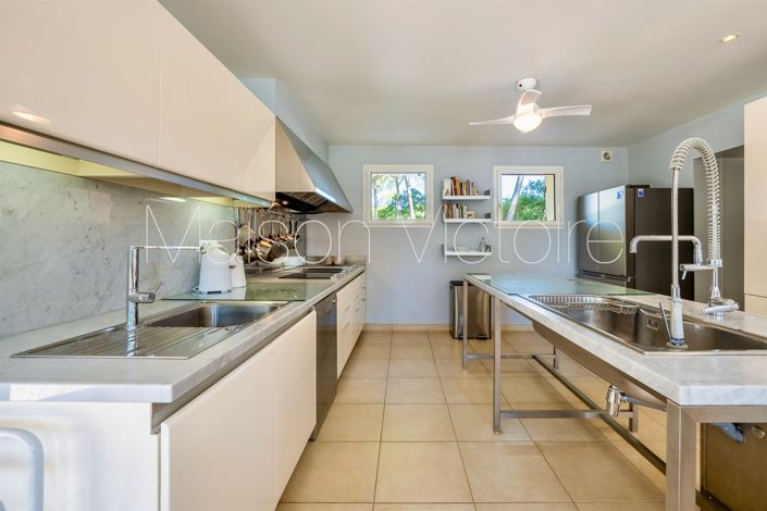 Image No.22-5 Bed House for sale