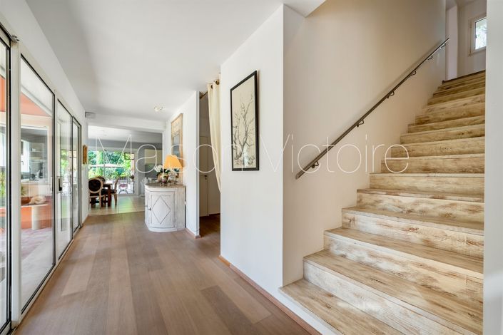 Image No.25-5 Bed House for sale