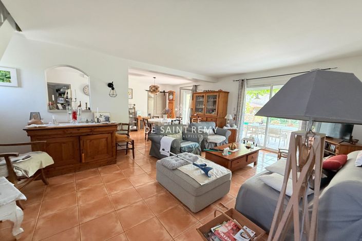 Image No.5-3 Bed House for sale