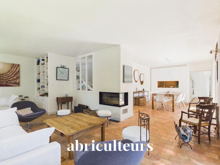 Image No.7-6 Bed House for sale