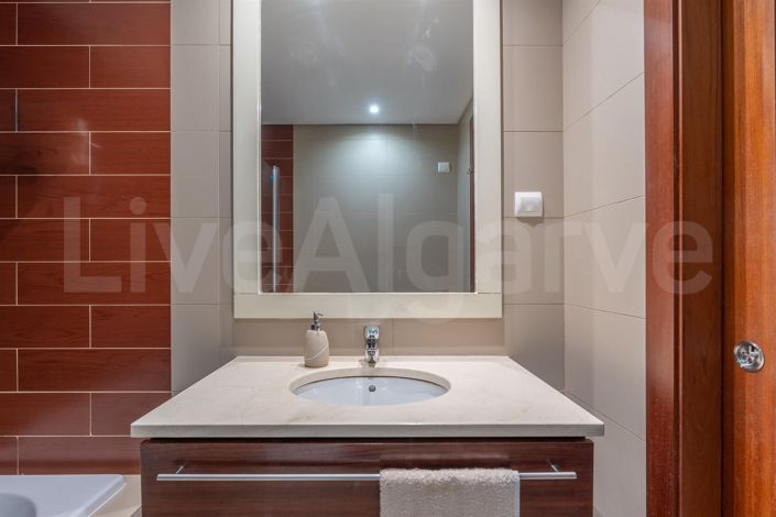Image No.22-2 Bed Apartment for sale