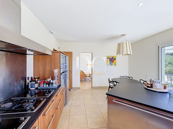 Image No.10-5 Bed House for sale