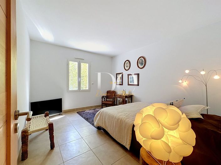 Image No.19-5 Bed House for sale