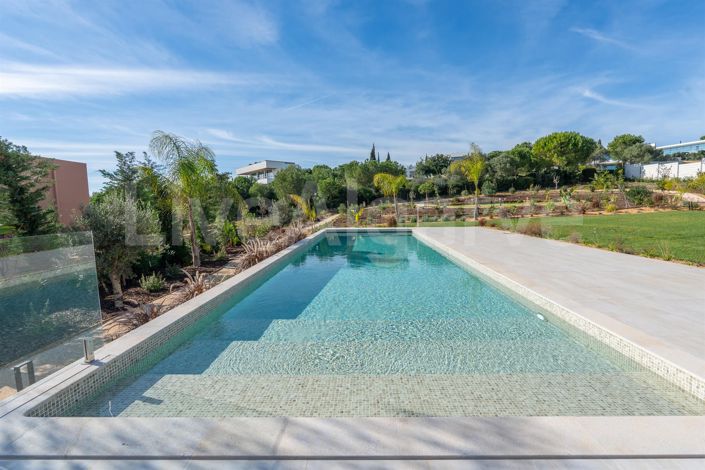 Image No.16-4 Bed House for sale
